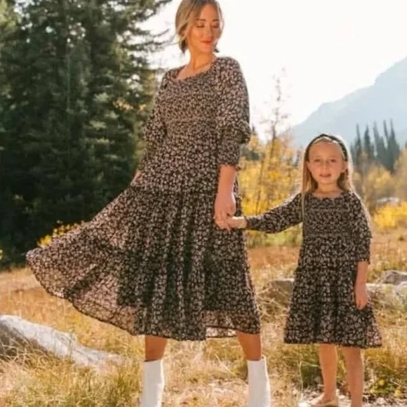 Ivy City Demi Dress in Floral Black and Pink - Picture 4 of 5